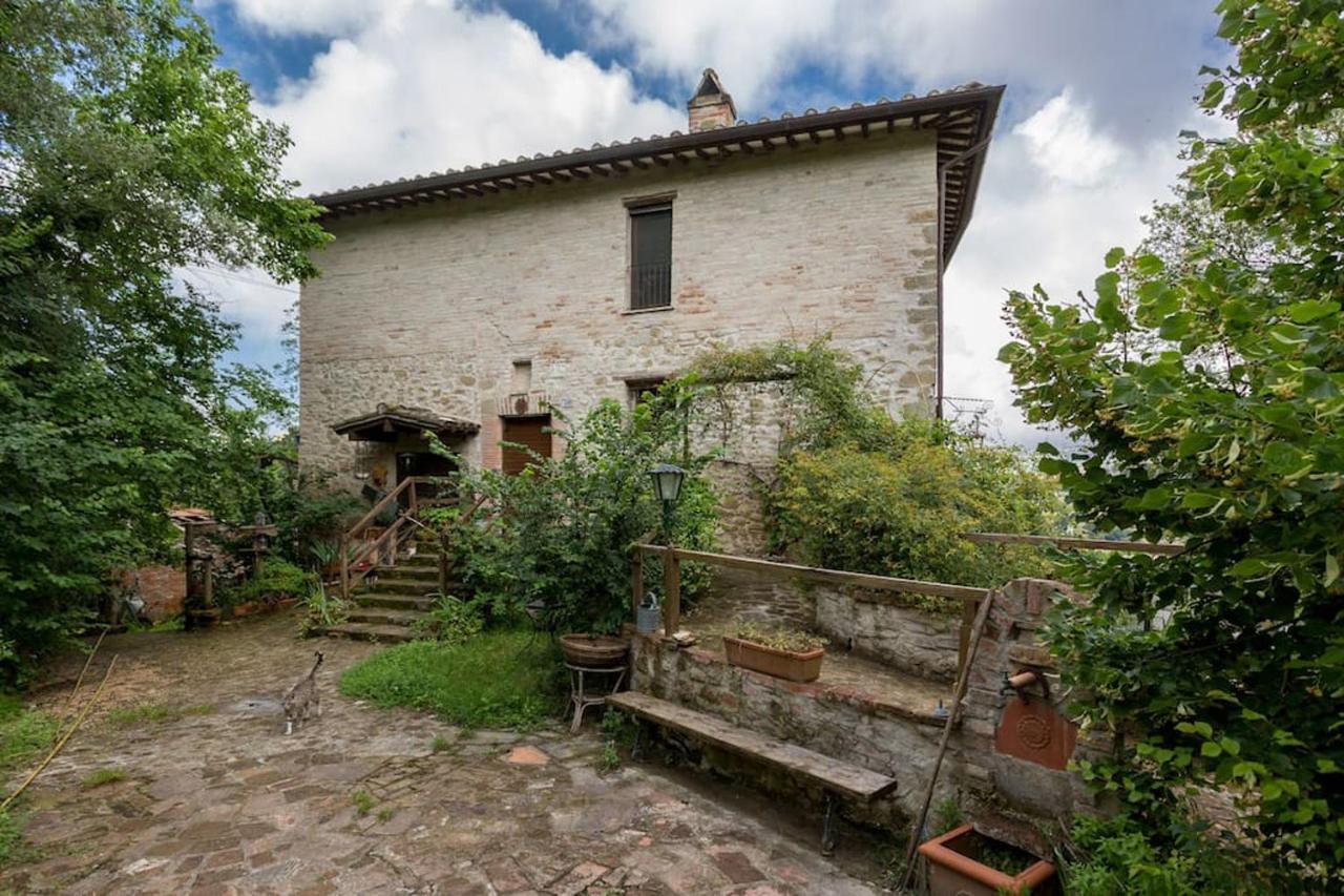 Agriturismo Il Poggio Degli Scoiattoli Perugia Luaran gambar